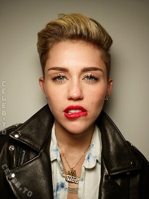 Miley Cyrus Nude Leaked Photo #225