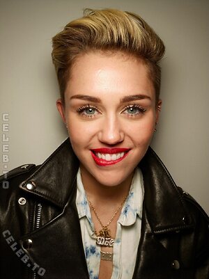 Miley Cyrus Nude Leaked Photo #226