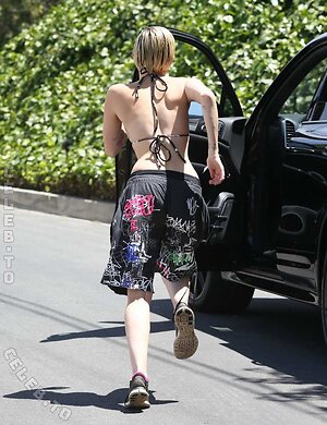 Miley Cyrus Nude Leaked Photo #253