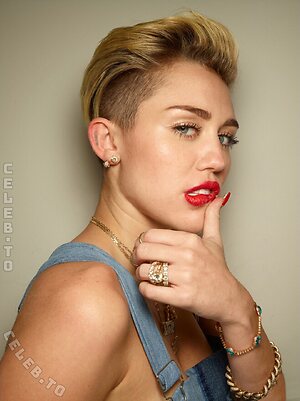Miley Cyrus Nude Leaked Photo #271