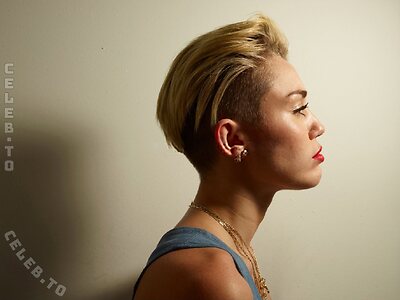 Miley Cyrus Nude Leaked Photo #274