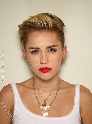 Miley Cyrus Nude Leaked Photo #293