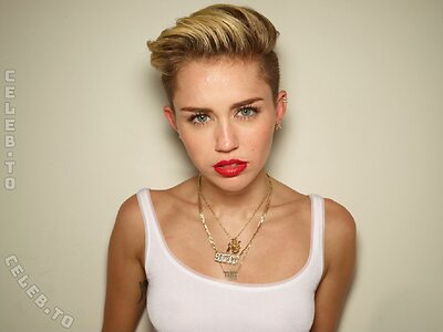 Miley Cyrus Nude Leaked Photo #294