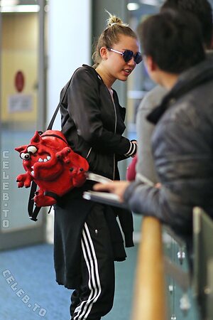 Miley Cyrus Nude Leaked Photo #335