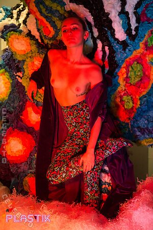 Miley Cyrus Nude Leaked Photo #352