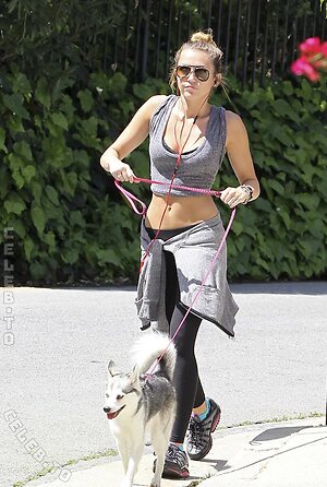 Miley Cyrus Nude Leaked Photo #458