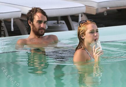 Miley Cyrus photo