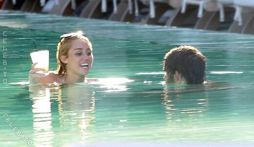 Miley Cyrus photo