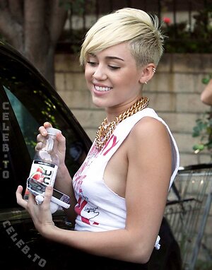 Miley Cyrus photo