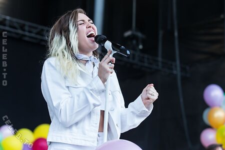 Miley Cyrus photo