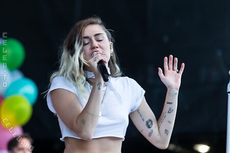 Miley Cyrus photo