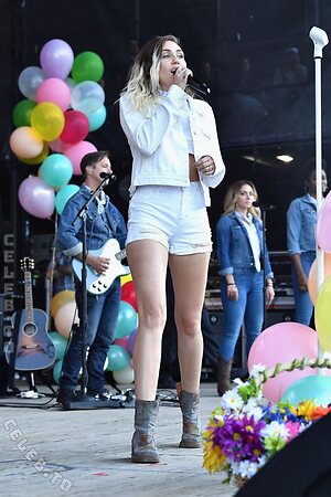 Miley Cyrus photo