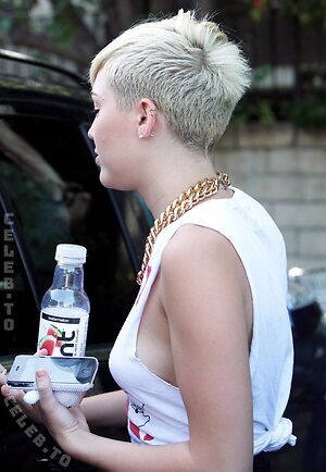 Miley Cyrus photo