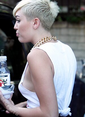 Miley Cyrus photo
