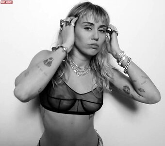 Miley Cyrus leaked photo #953