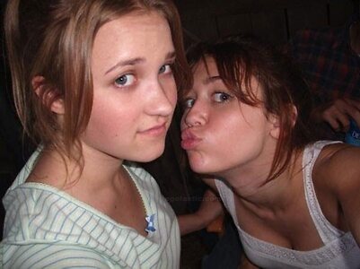 Miley Cyrus leaked photo #1003