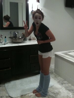 Miley Cyrus leaked photo #1012