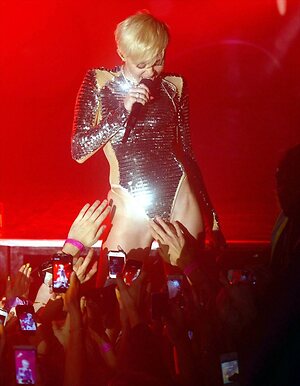 Miley Cyrus leaked photo #1042