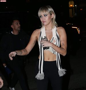 Miley Cyrus leaked photo #1067