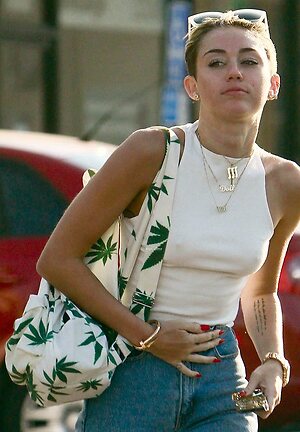 Miley Cyrus leaked photo #1099