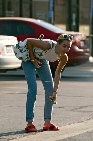 Miley Cyrus leaked photo #1109