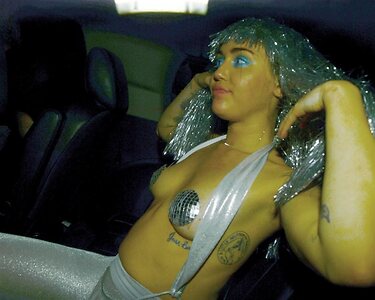 Miley Cyrus leaked photo #1152