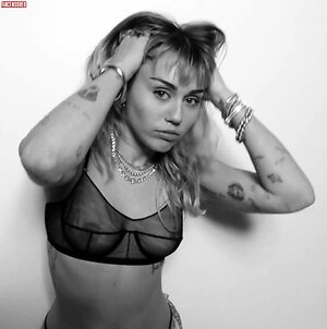 Miley Cyrus leaked photo #1174