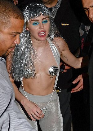 Miley Cyrus leaked photo #1204