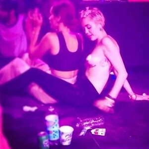 Miley Cyrus leaked photo #1225