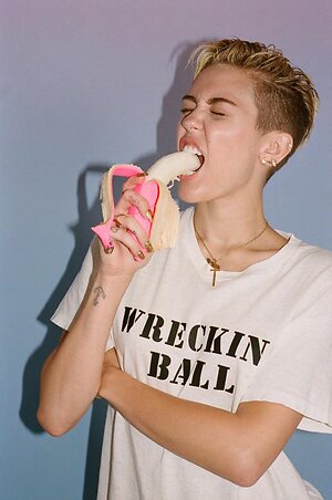 Miley Cyrus leaked photo #1289