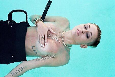 Miley Cyrus leaked photo #1306