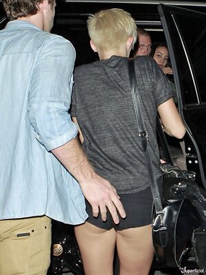 Miley Cyrus leaked photo #1327