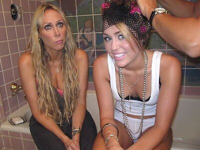 Miley Cyrus leaked photo #1486