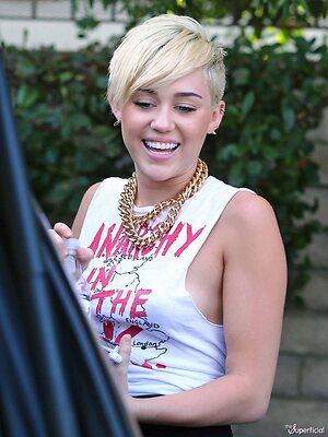 Miley Cyrus leaked photo #1506