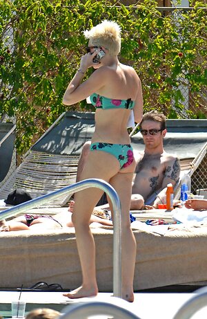 Miley Cyrus leaked photo #1585