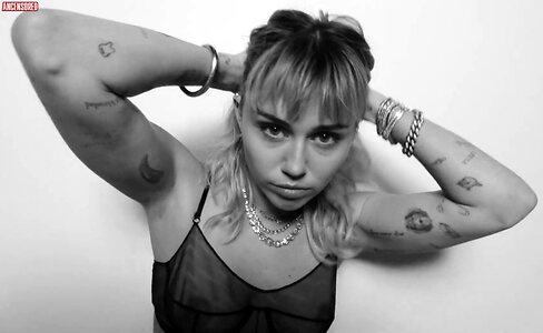 Miley Cyrus leaked photo #1673