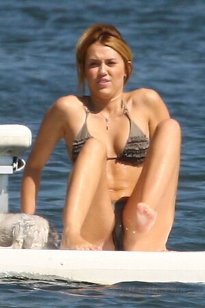 Miley Cyrus leaked photo #1726