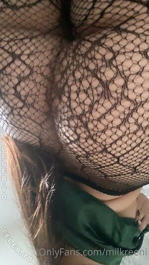 milkreeni Nude Leaked Photo #10