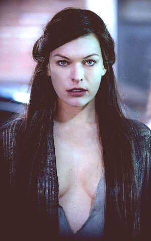Milla Jovovich leaked photo #61