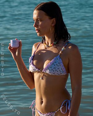 Millie Bobby Brown Nude Leaked Photo #209