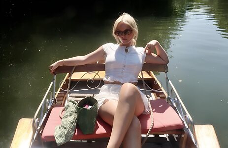 Millie Gibson leaked photo #3