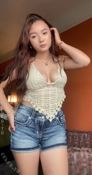 Millie Howell Nude Leaked Photo #12