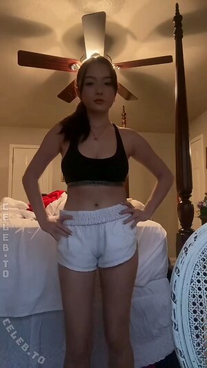 Millie Howell Nude Leaked Photo #30