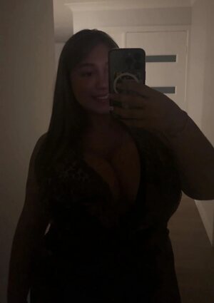 Millie L leaked photo #9