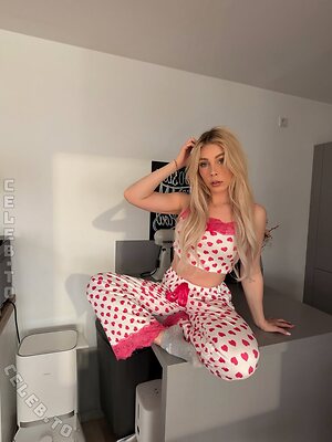 Milschbaum Nude Leaked Photo #11