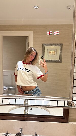 Mimi Slinger