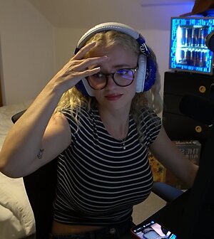 mimichaela lintrup leaked photo #27