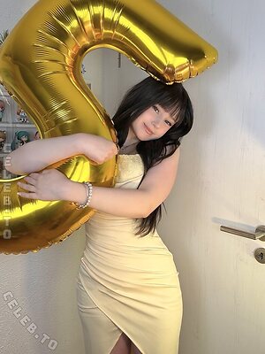 Mina min Nude Photos