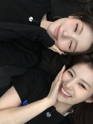 Minatozaki Sana leaked photo #8