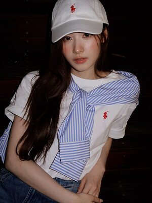 Minatozaki Sana leaked photo #38